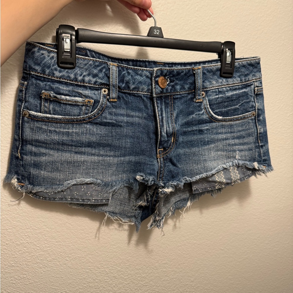 American Eagle 
Size 6 /  blue denim